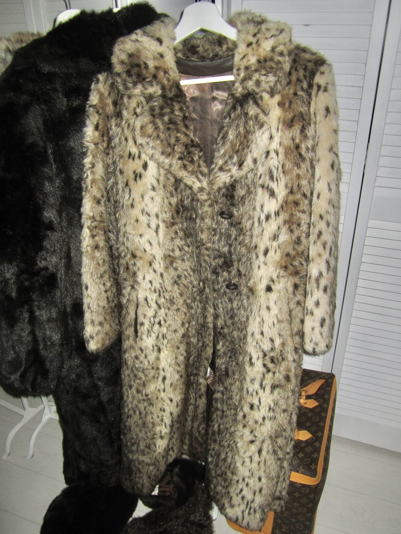 Classic leopard faux fur coat