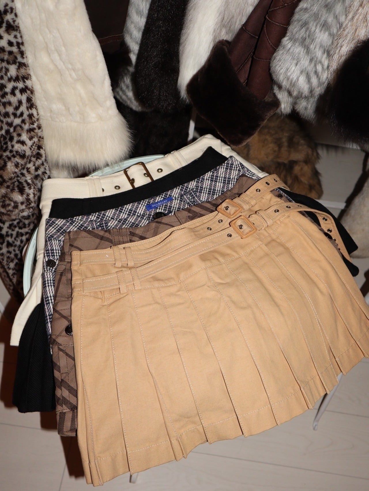 Vintage Burberry camel pleated skirt