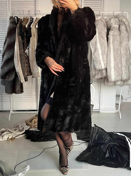 Vintage Classy winter long faux fur coat